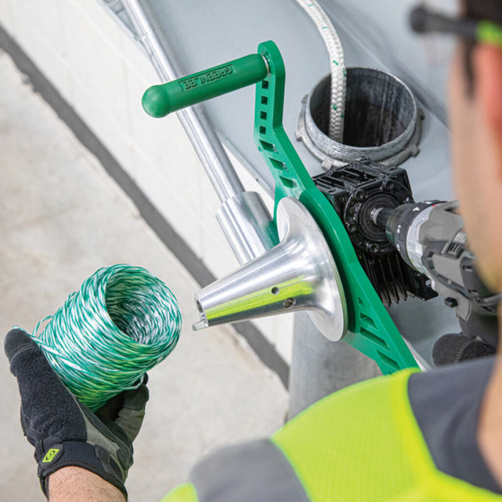 Greenlee 52087737 VersiTugger™ Handheld 1,000lb Puller The Cable