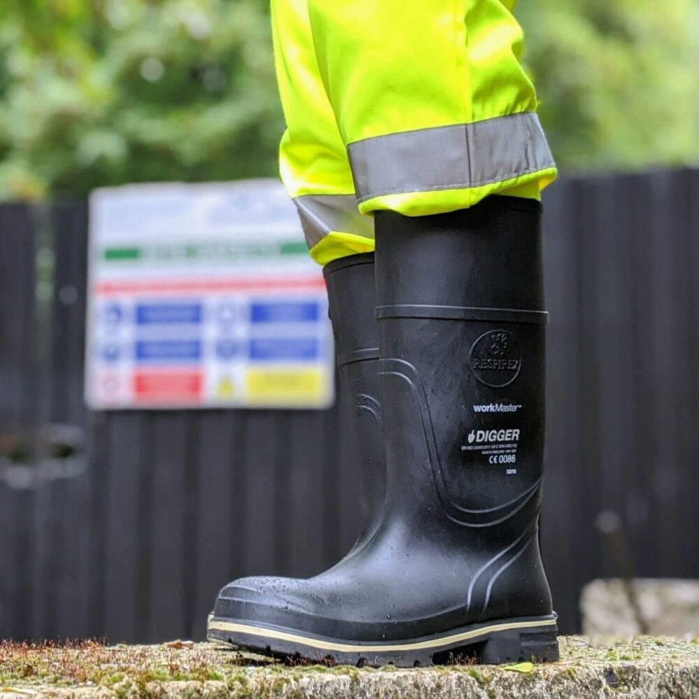 Safety One Workmaster Respirex Workmaster Digger S5 Safety Wellington Boot (RES-B01527) - The ...